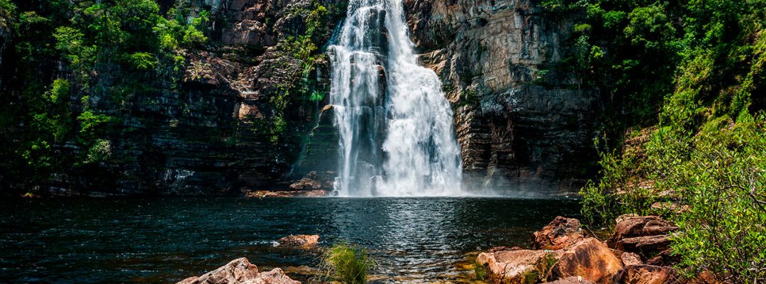 chapada-dos-veadeiros-goias-queda-agua-view